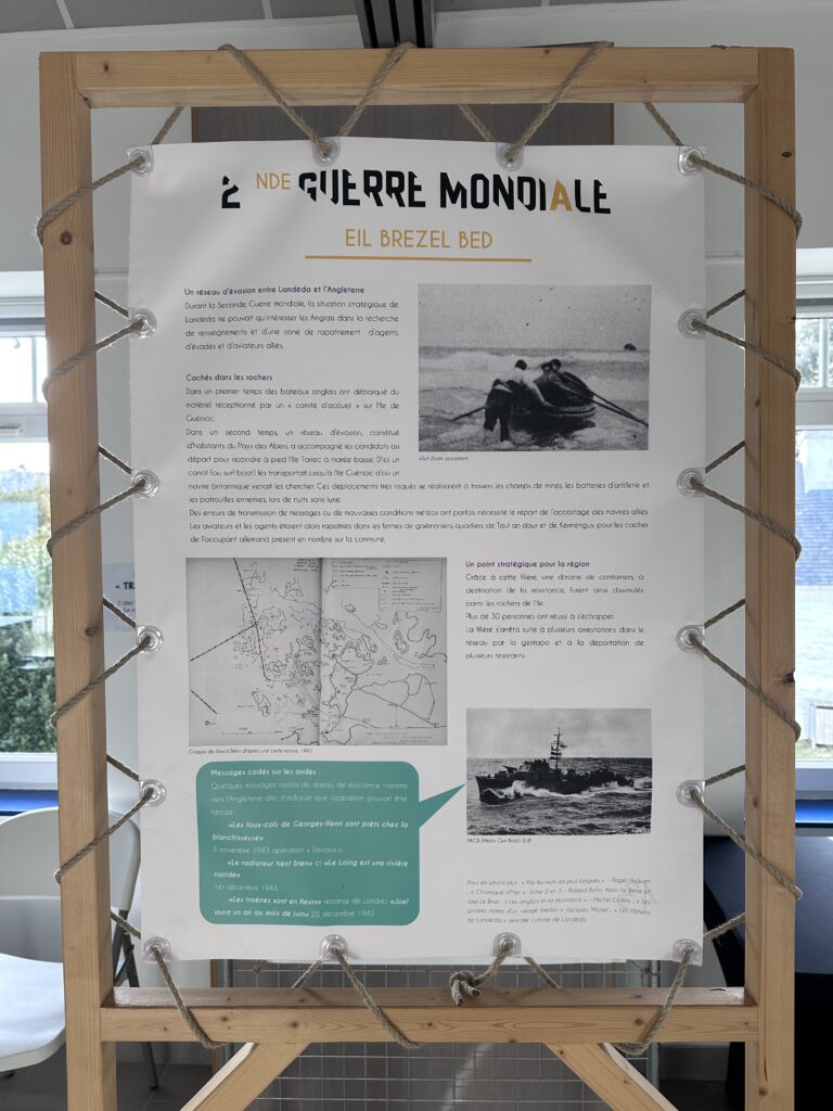 Panneau sur l'évasion des aviateurs depuis l'île Guennioc en 1943