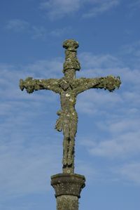 Click to enlarge image croix_du_cimetiere_lampaul_ploudal_1.pg