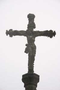 Click to enlarge image croix_du_cimetiere_lampaul_ploudal_5.pg